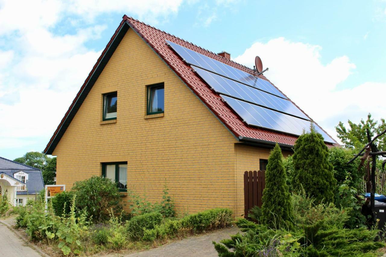 Ferienhaus Zum Findling Гёрен Экстерьер фото