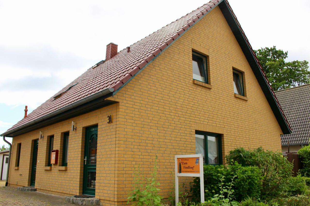 Ferienhaus Zum Findling Гёрен Экстерьер фото