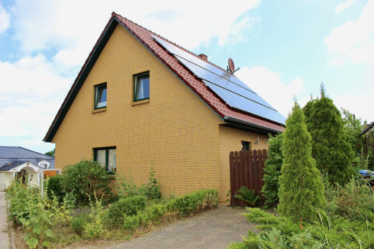 Ferienhaus Zum Findling Гёрен Экстерьер фото
